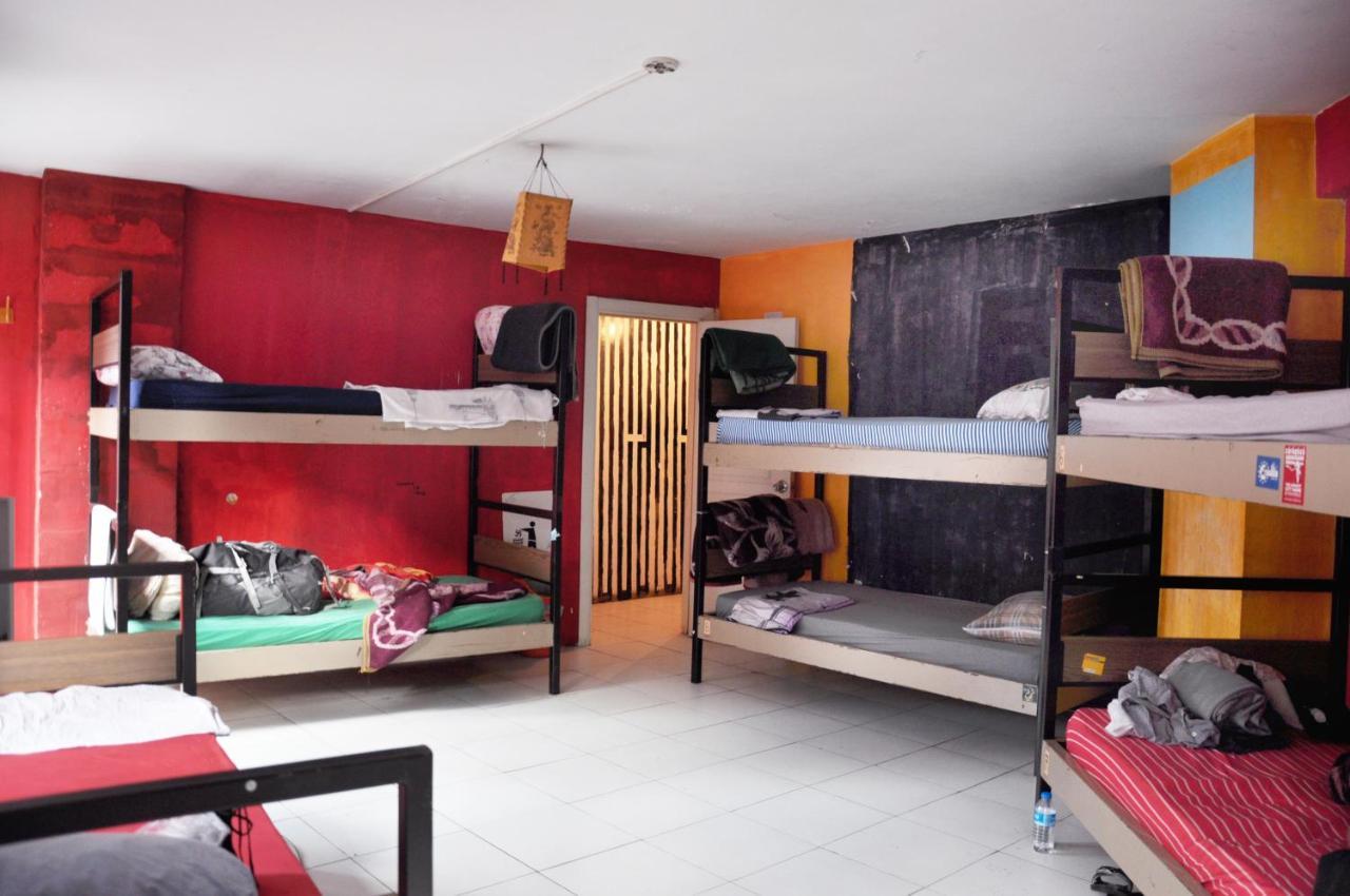 Neverland Hostel Istanbul Exterior photo